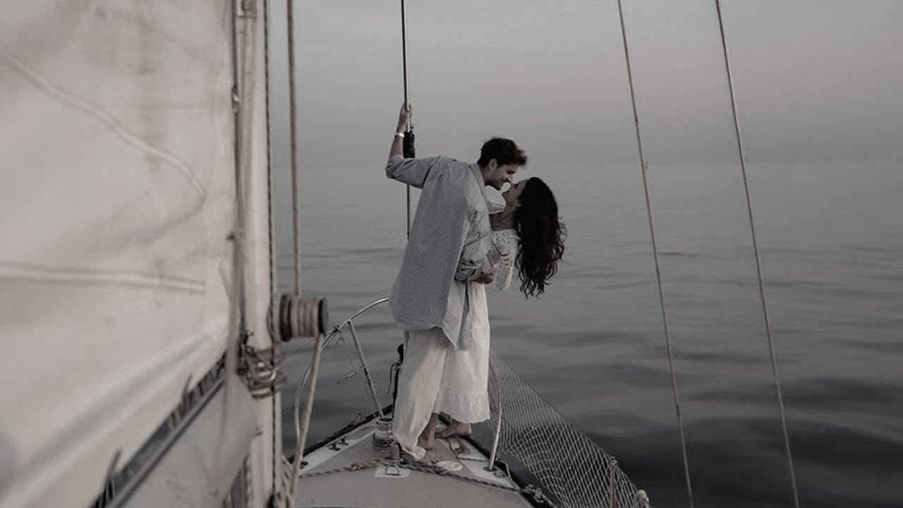 (playlist) what falling in love feels like