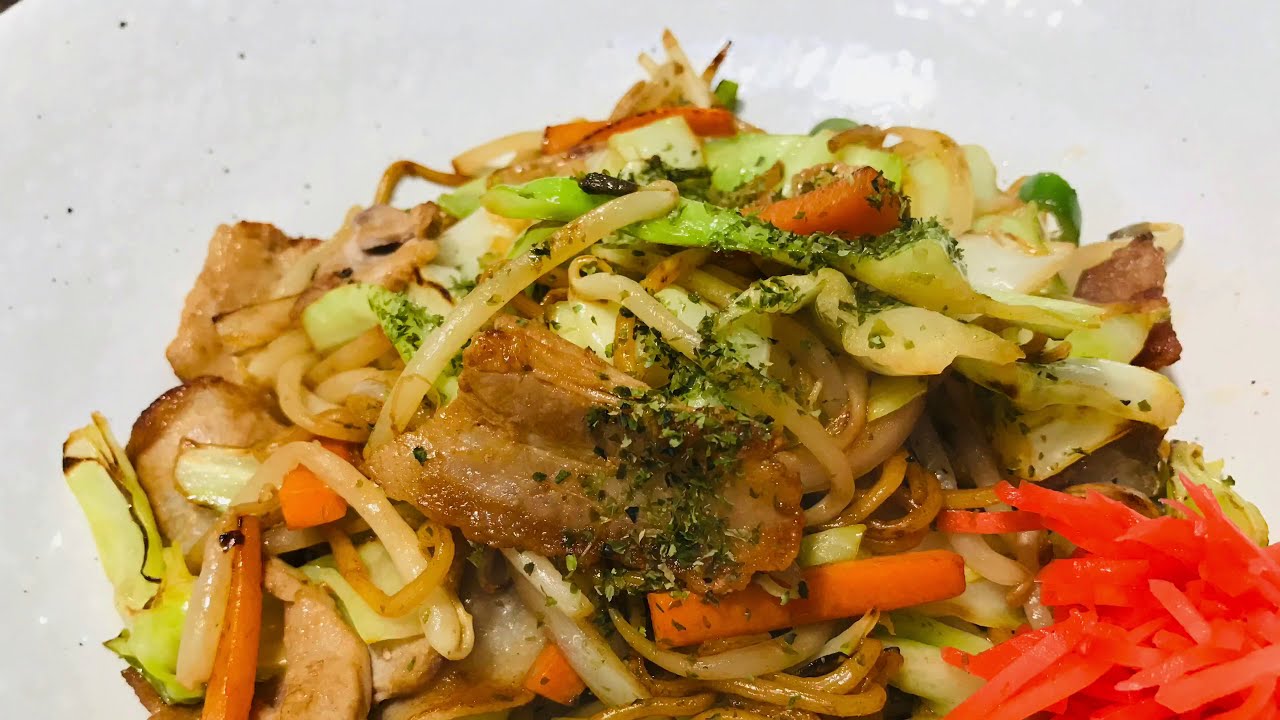 焼きそばを極める！ためのレシピ動画です　手軽で美味しい焼きそばですが、美味しく作るためにはちょっとしたコツがあります　野菜もシャキシャキして麺はもっちりとした焼きそばの作り方を料理人が詳しく解説します