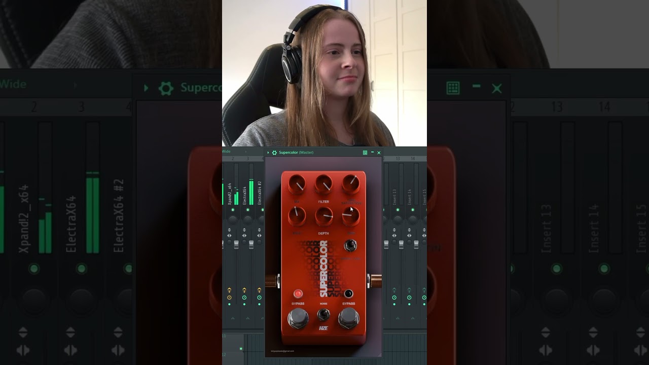8 effect pedals and 1 loop. Each pedal transforms the loop in its own way! s/o 