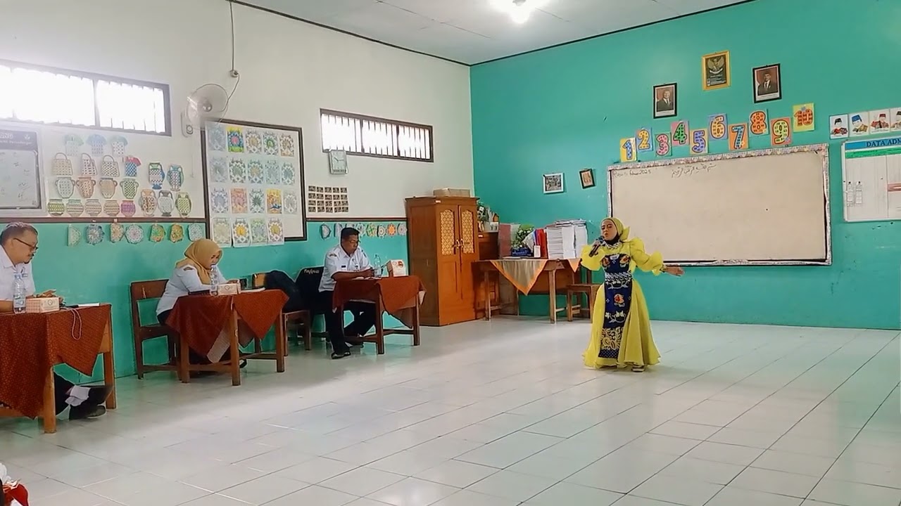 Juara 1 Lomba Menyanyi FLS2N Mranggen Demak (ANDAI PUNYA SAHABAT)