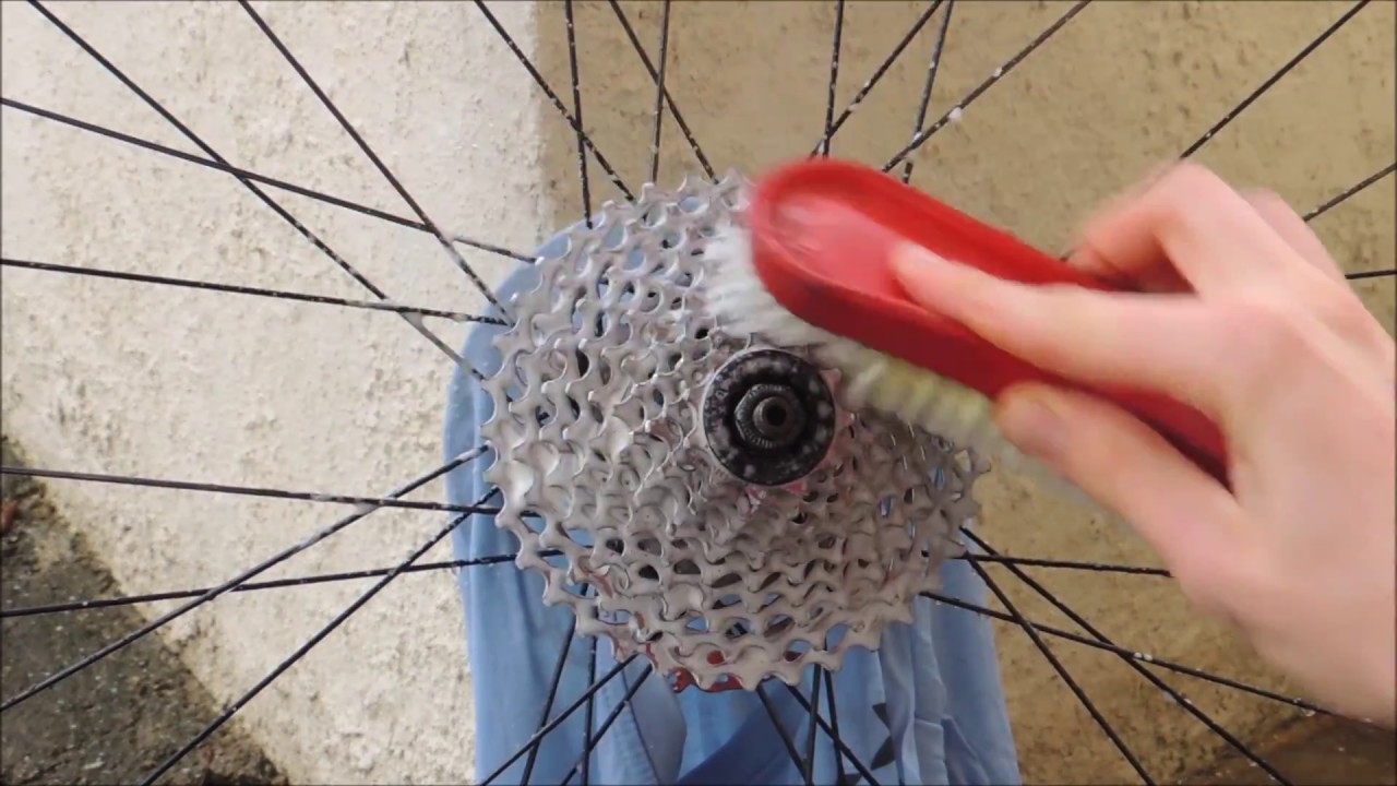 Nettoyer et dégraisser sa cassette de vélo/vtt en 1 minute avec du liquide  vaisselle - YouTube