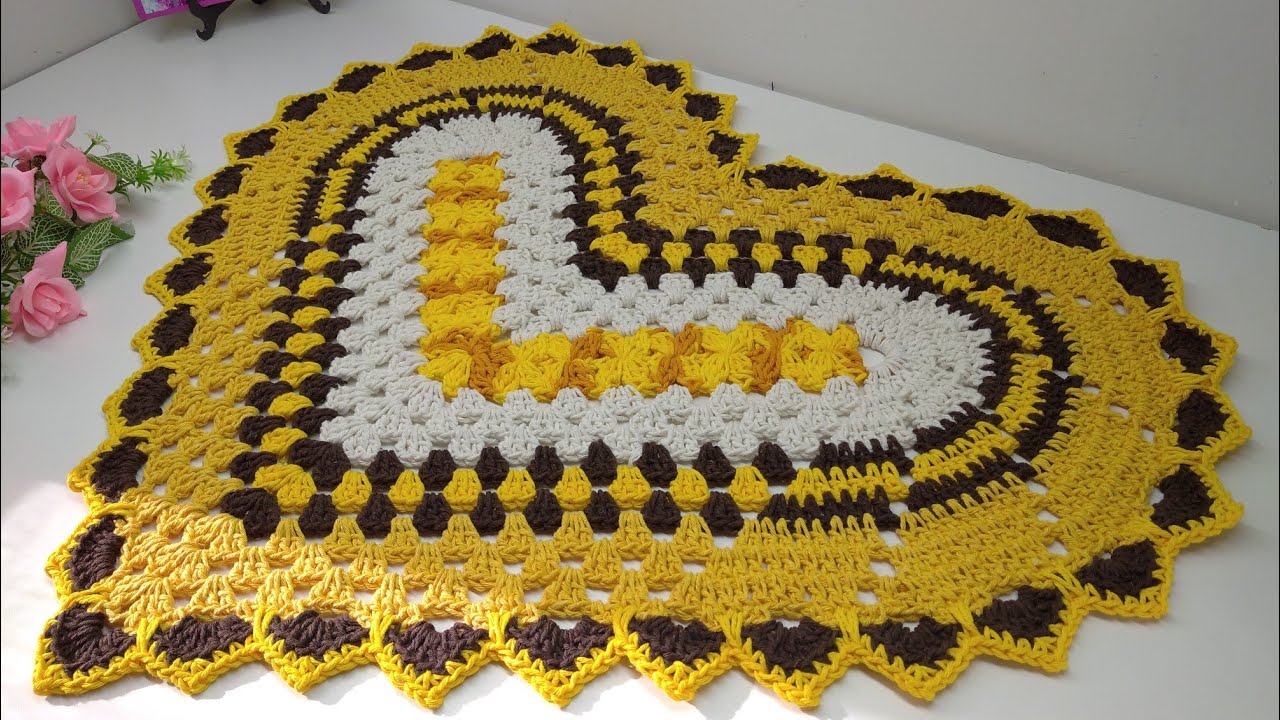 💞 Tapete de coração em crochê Carol _ peso de 302 Gr medindo 70x48
