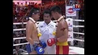 Vung Noy [ Kun Khmer ] Vs Sansakchai [ Muay Thai] - AEC fighting May 17, 2014