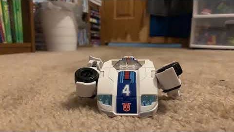 Transformers power of the primes jazz stop motion transformation.