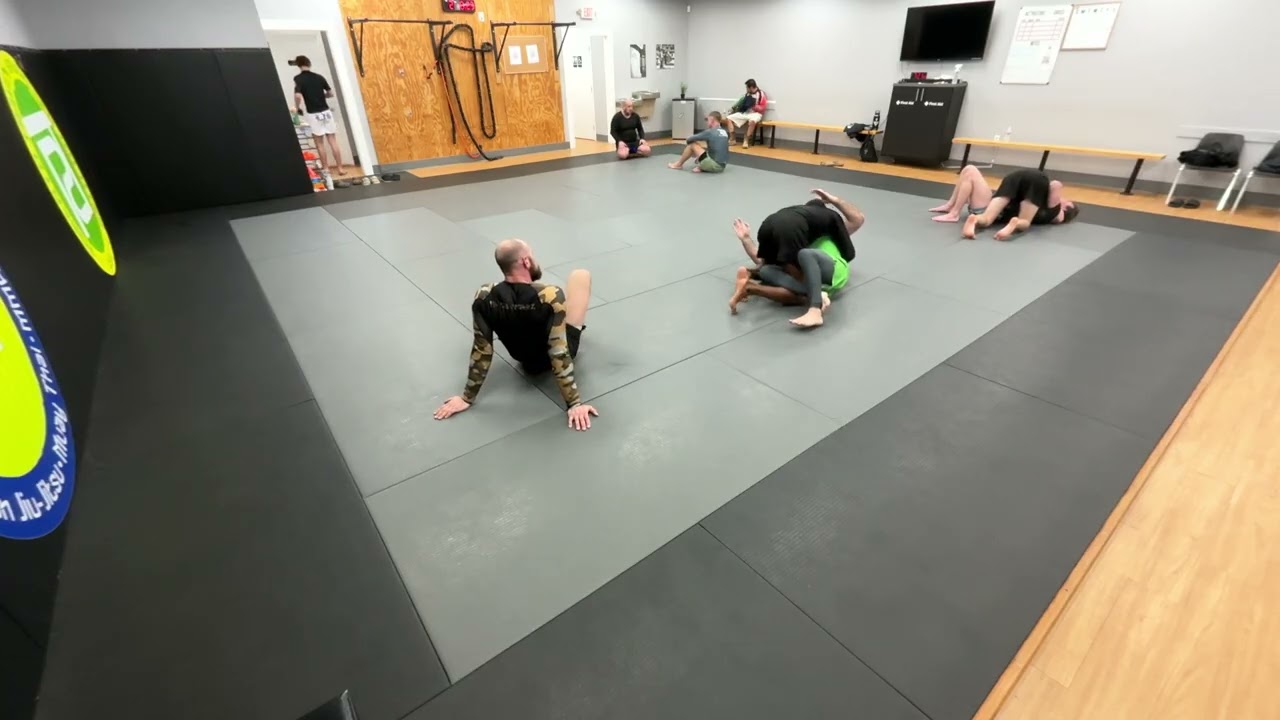 JK, Khalif, Mark Back Control