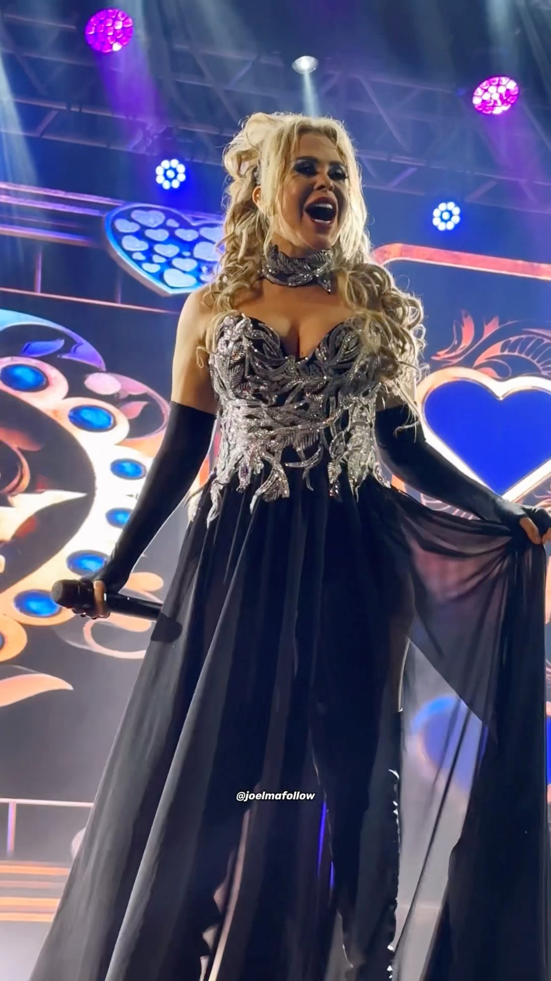 Fãs cantando Deuxa eu Sonhar pra Joelma