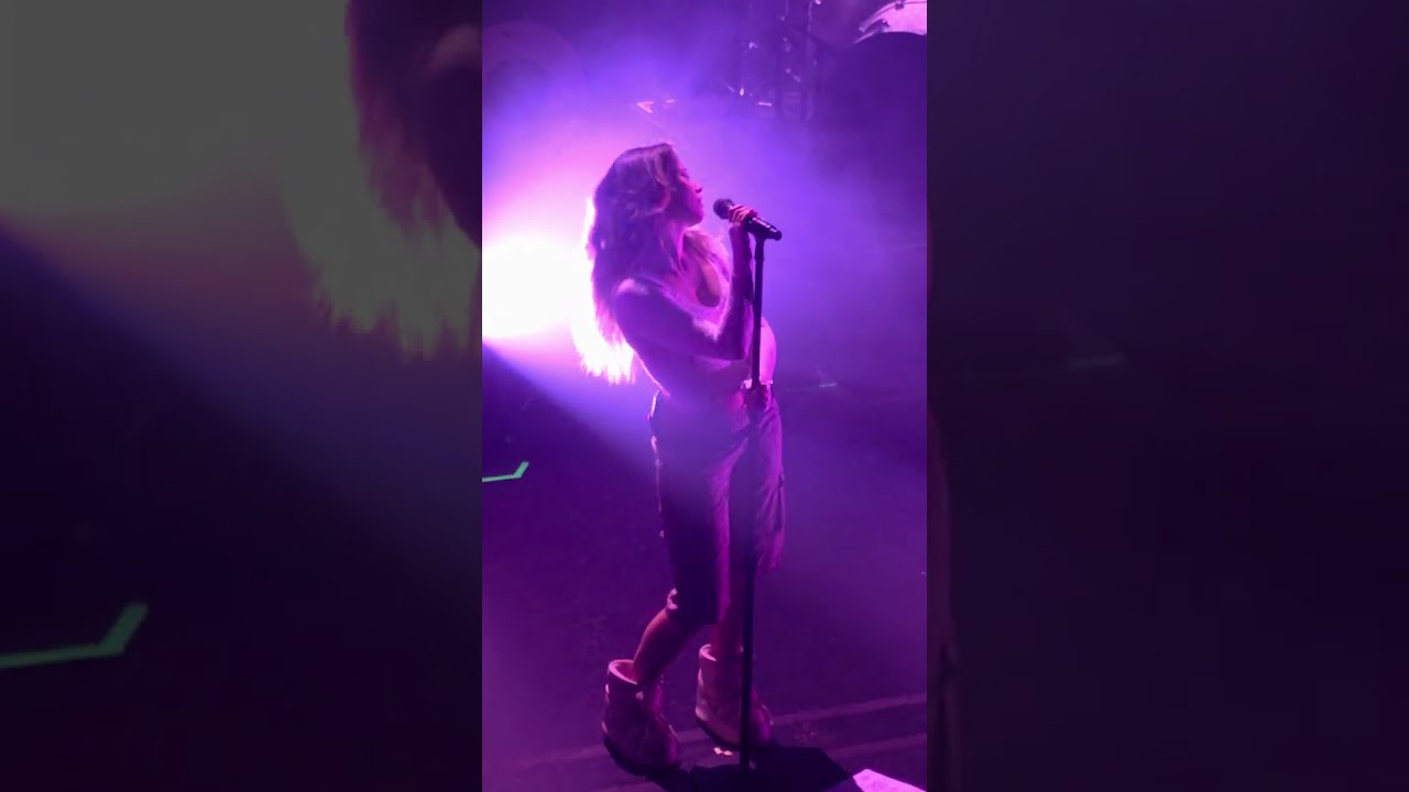 Iliona - Si tu m'aimes demain (live) - Les Docks, Lausanne 01/11/2025