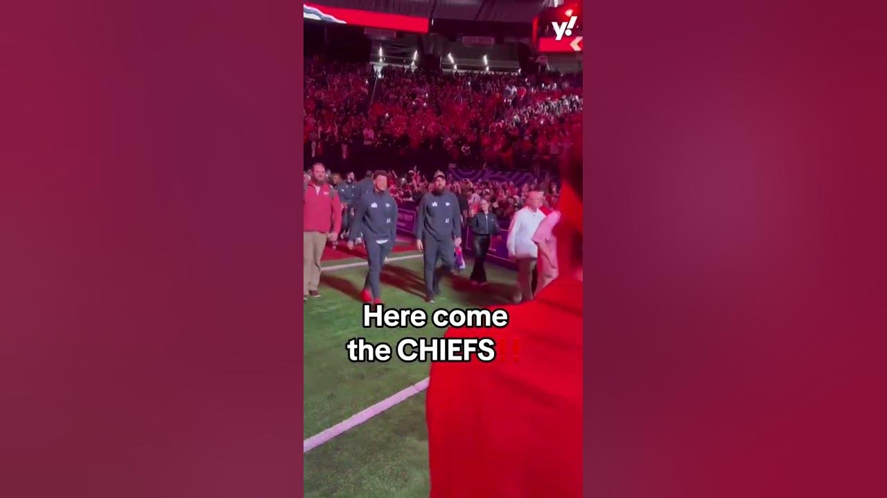 Andy Reid, Patrick Mahomes and Travis Kelce lead the Chiefs out for Super Bowl opening night 😤