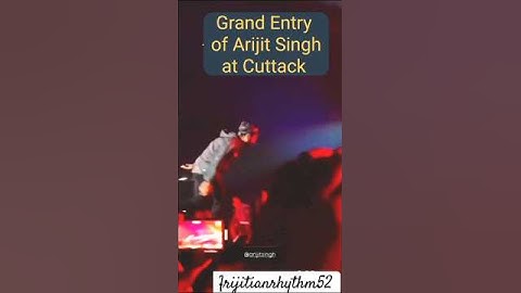 Grand Entry 🤟@Official_ArijitSingh #arijitsingh #shortsfeed #shorts
