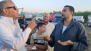 المهندس علاء البعل أثناء شراء عجول الاضاحي من الفلاحين في سوق قويسنا