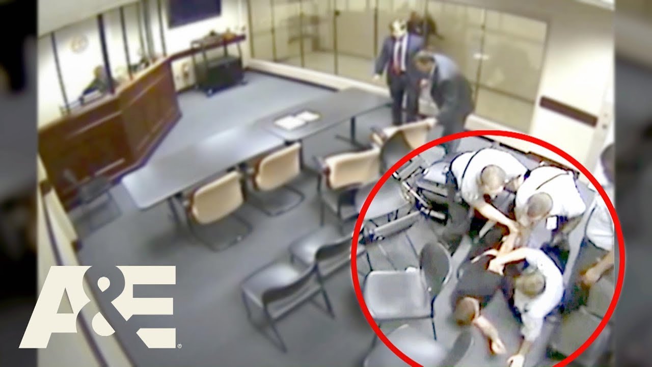 Court Cam: Man Attacks Two Prosecutors, Gets Dropped by Bailiffs | A&E