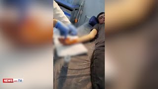 23-ամյա երիտասարդը բերման ենթարկվելիս աջ դաստակի ափային մակերեսի ջնջխված վերք վիրավորում է ստացել
