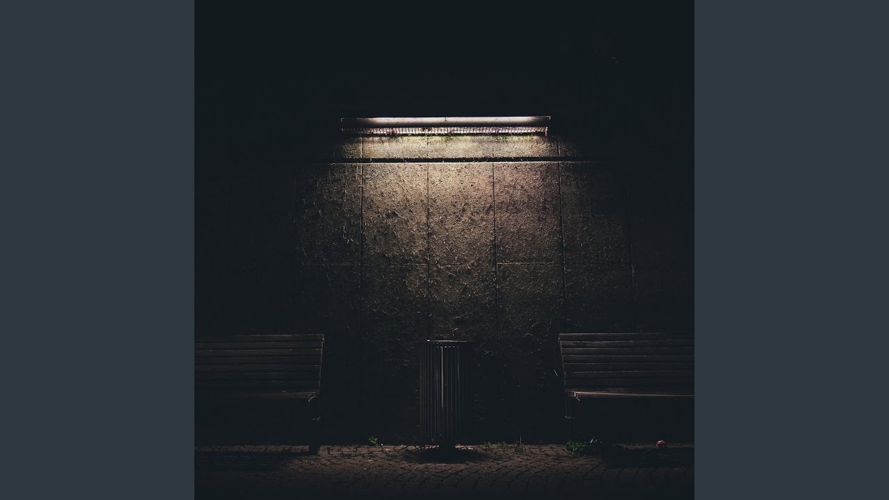 YouTube에서 Empty Spaces 보기 YouTube에서 Empty Spaces 보기