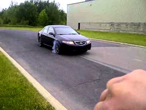 acura-tsx-burnout