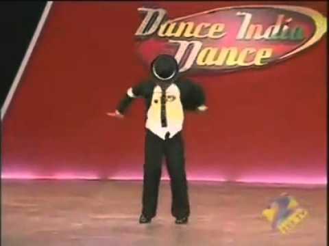 l'enfant  qui a 7 ans et qui danse comme michel jacson.mp4