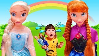 巨大ディズニープリンセス人形ごっこ遊びおままごと Hanemari Play with big disney princess doll - はねまりチャンネル