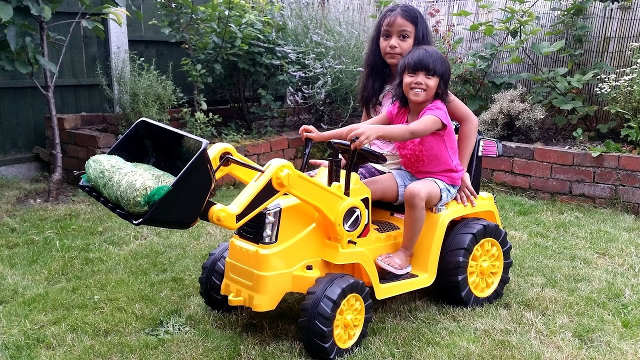 games people play Cute Little Girl Driving BIGGEST CAT Digger | HUGE Ride On Fun Playtime