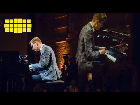 Víkingur Ólafsson – Bach: Prelude and Fugue in D major, BWV 850 | Yellow Lounge