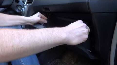 07 Toyota Yaris Cabin Air Filter Replacement
