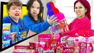 BLUE VS PINK FOOD CHALLENGE | EATING ONLY 1 COLOR OF SNACK IN 24 HOURS BY SWEEDEE