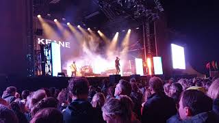 Keane - Phases A new song from the New Album and Live on the Beach Scheveningen