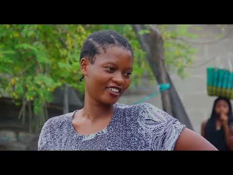 Video: Ukweli Wa Ajabu Wa Paka: Kwanini Paka Wangu Analala Kichwani Mwangu