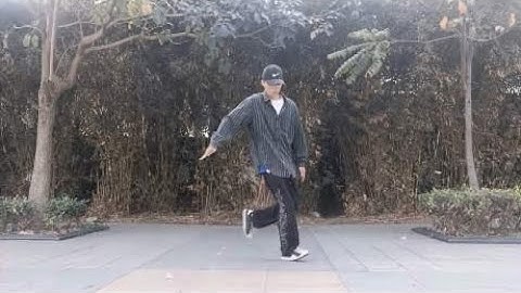 漂移太空步，感觉在飘着走，厉害了