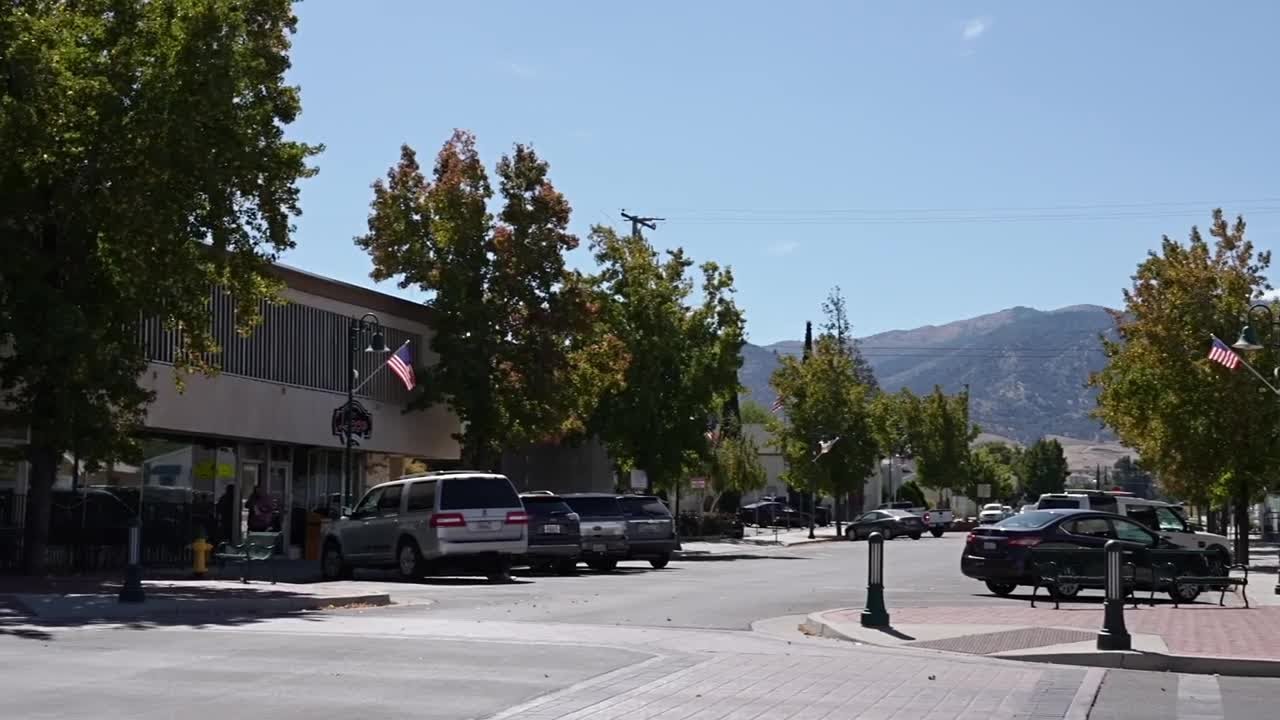 Tehachapi city officials share their New Year's Resolutions - YouTube