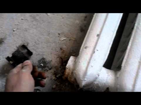 Как открутить гайку с чугунной батареи. Замена стояков отопления, ревизия чугунных радиаторов #2