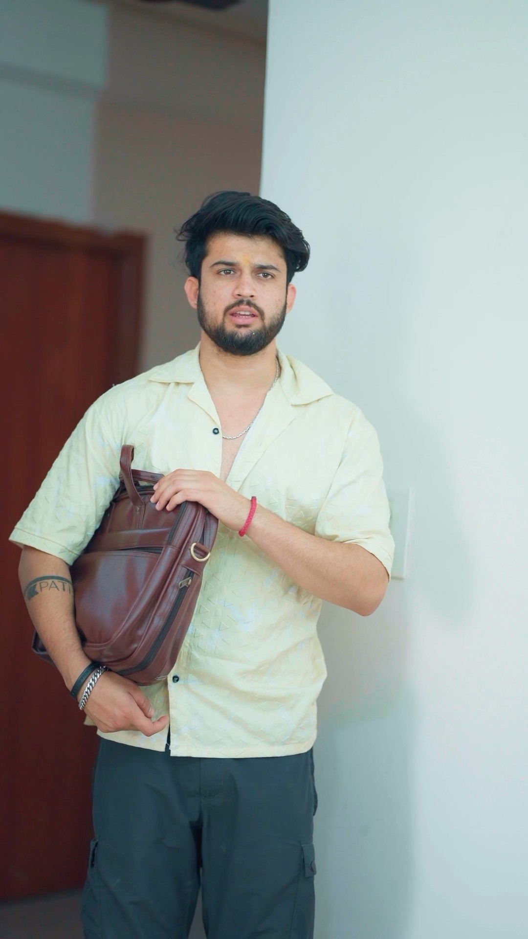 Beti ne ghar ka saaman bech diya??❤️ #familylovestory #unknownboyvarun #shorts #trendingshorts
