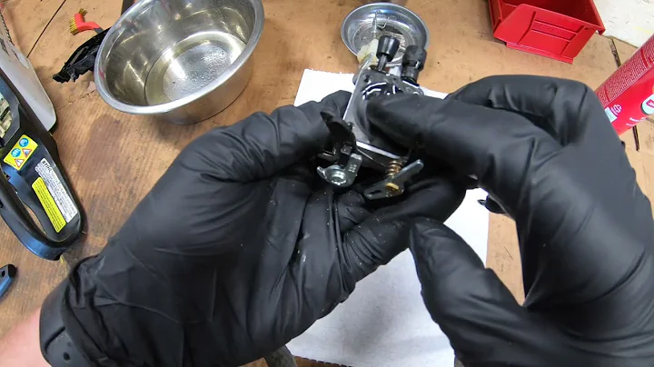 How to clean the carburetor on your Stihl MS171,181,211 .