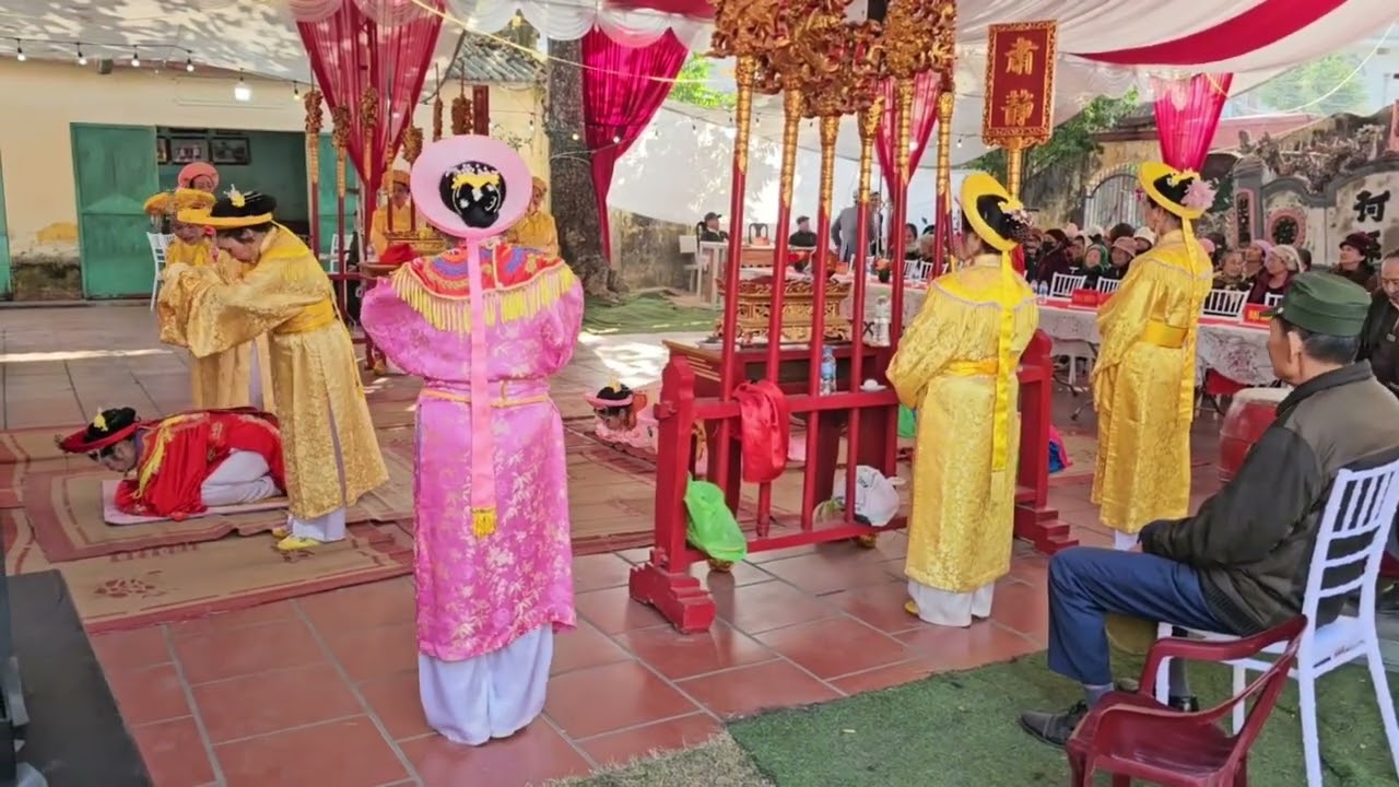 Buổi lễ bế mạc hội đình dụ nghĩa .