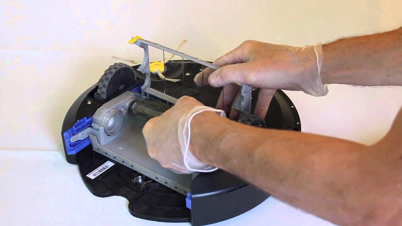 Roomba manual: Clean Roomba After Run - YouTube