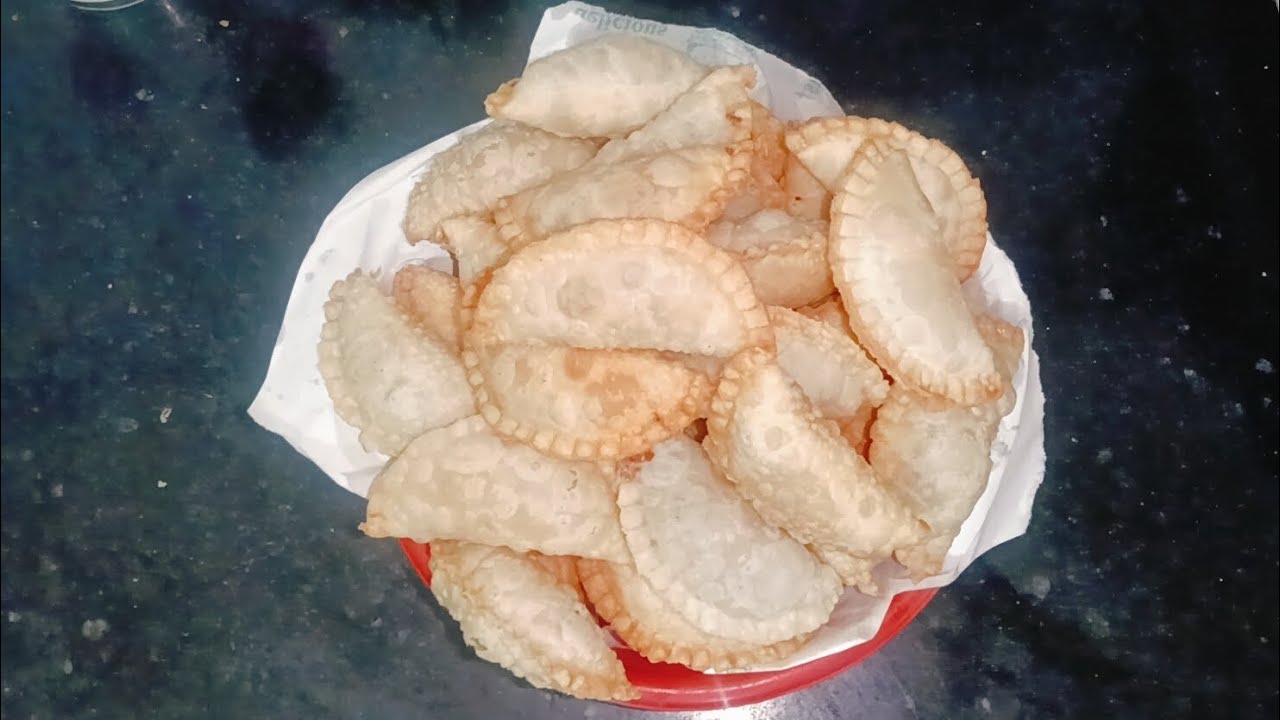 #क्या आपने इस तरीके से बनाई है मावे की गुजिया