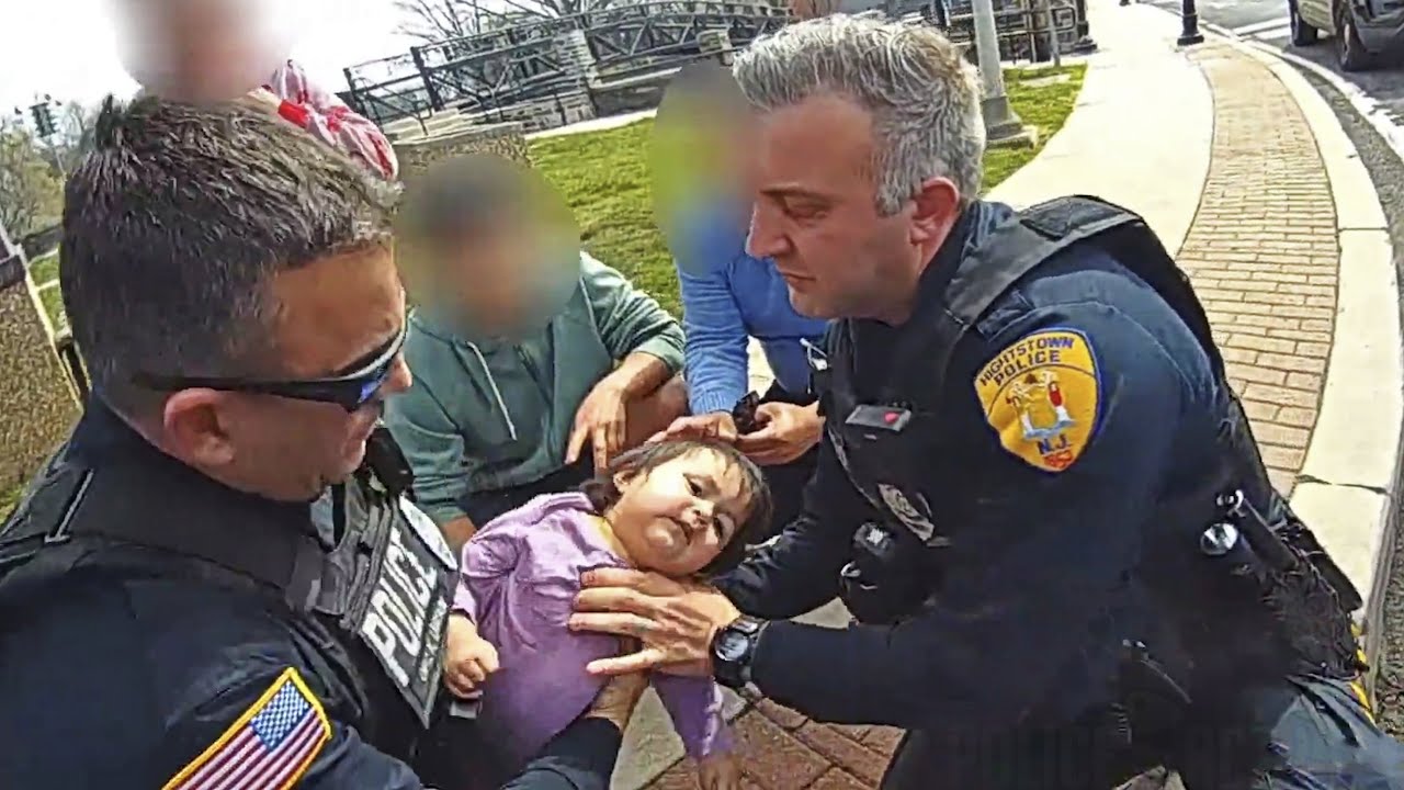 Hightstown Police Officers Save Choking Baby - YouTube