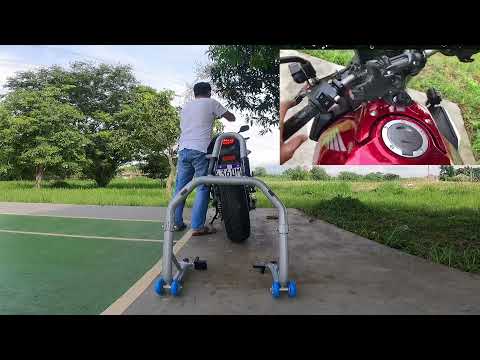 Video: Paano mo gagamitin ang rear motorcycle stand?