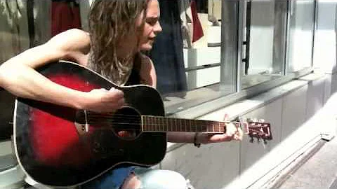 Granville Street Performer Heather Haugan - Weilan...