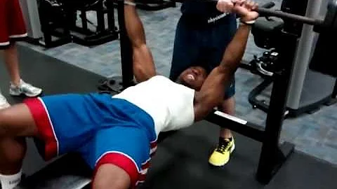 Epic Benching 315!!! Brandon Onuselogu