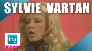 Sylvie Vartan "Souvenirs" (live officiel) | Archive INA chords