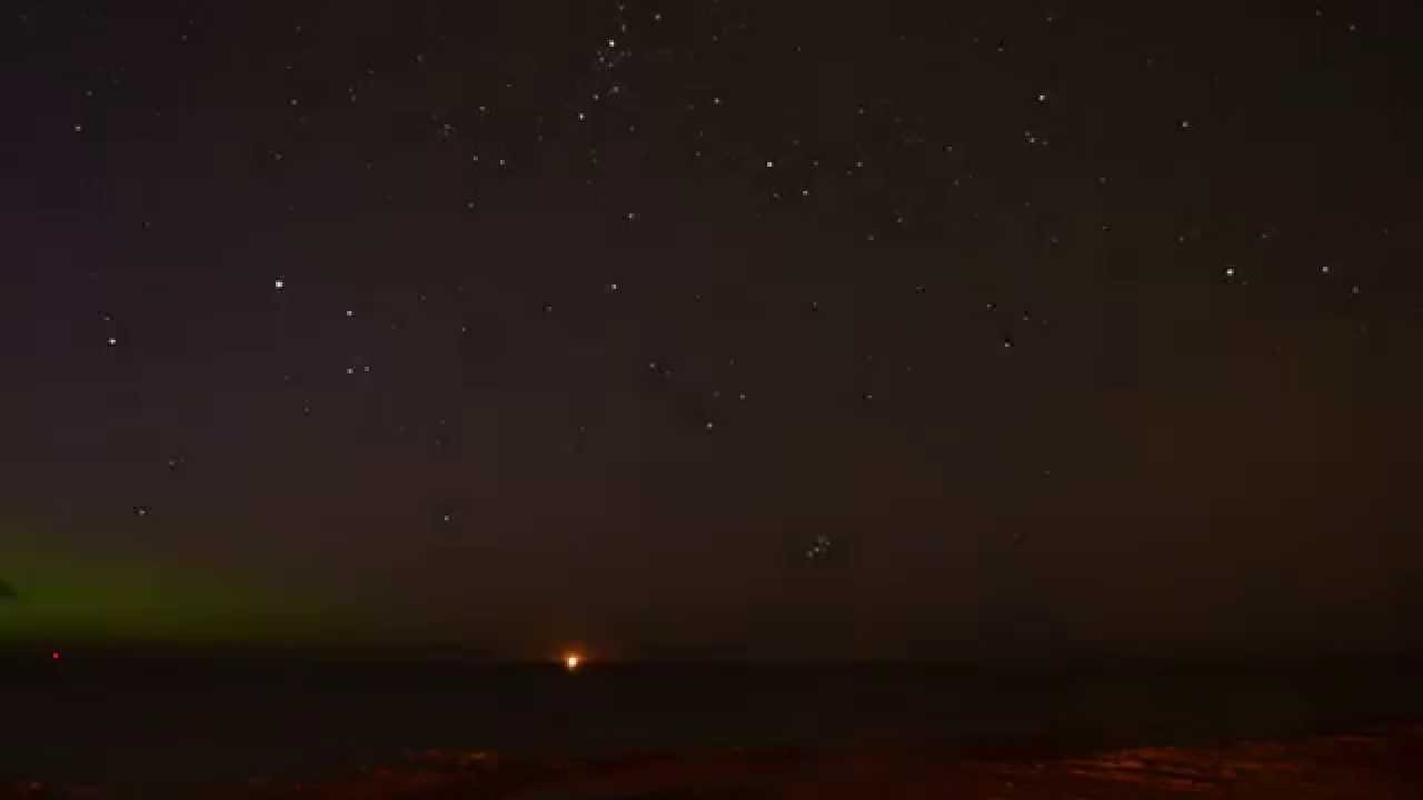 video to gif Night Timelapse Northern Lights [15-08-2015]