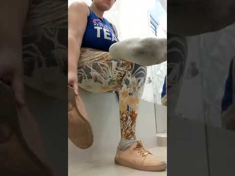 I took off my sneakers at the gym so you could see my foot odor, did someone catch me? #feet #foryou