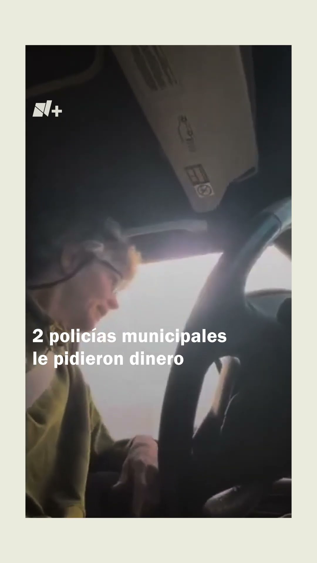 Policías extorsionan a estadounidense al llegar a México #nmas #shorts #policia