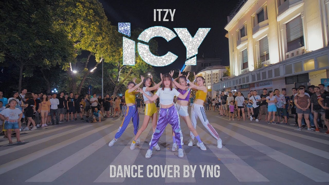 [KPOP IN PUBLIC] ITZY 