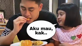 VANIA DEKETIN KAK ATHALLA TERUS. PADAHAL KAKAKNYA LAGI NGENDORSE 😂