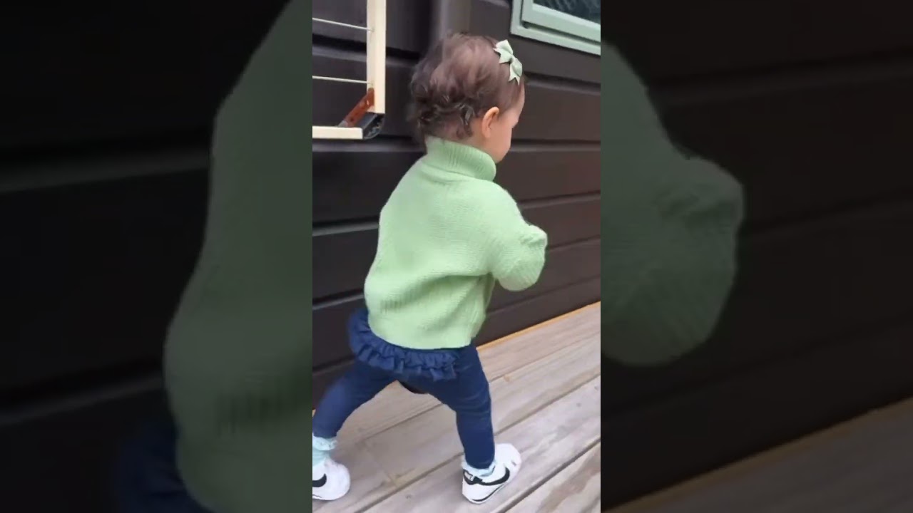 Abbey Mini Hazel Pari Singh Running, Playing With Her Mum Modern Singh