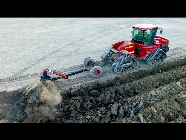 New Holland Leistungsstarker Traktor mit Zugmaschine und