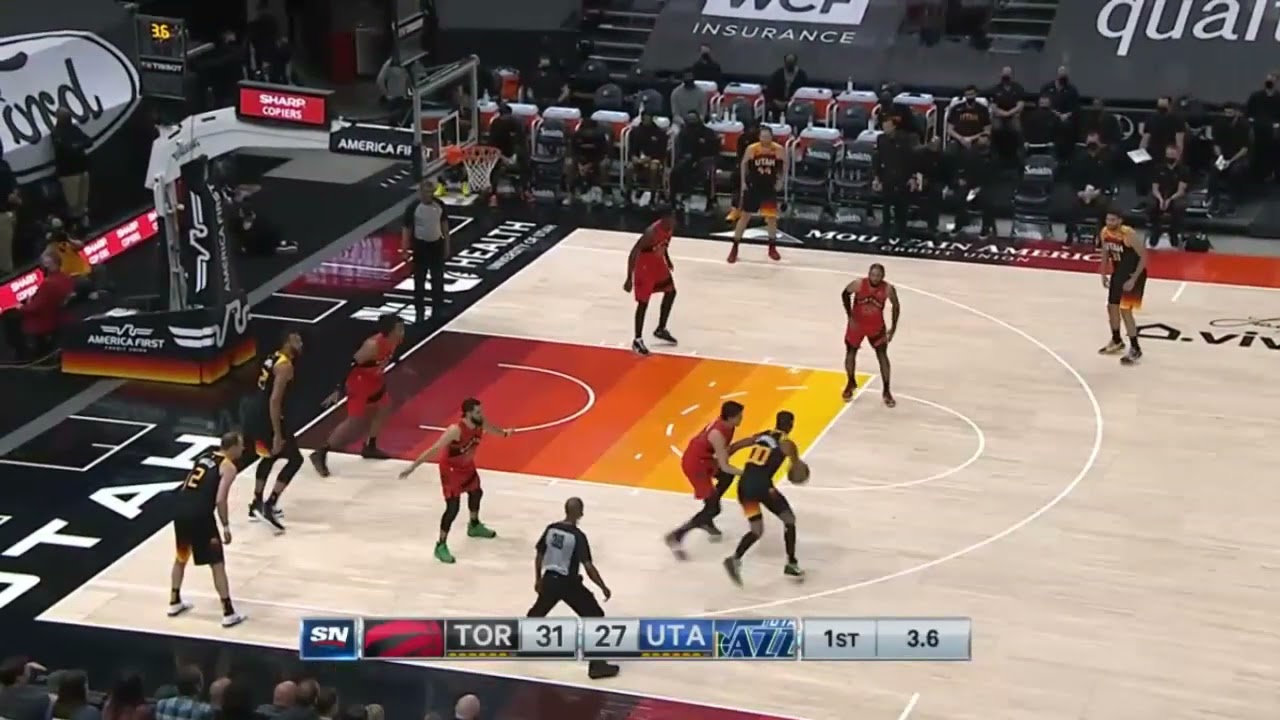 Jordan Clarkson Explode With a Posterizing Dunk vs Raptors