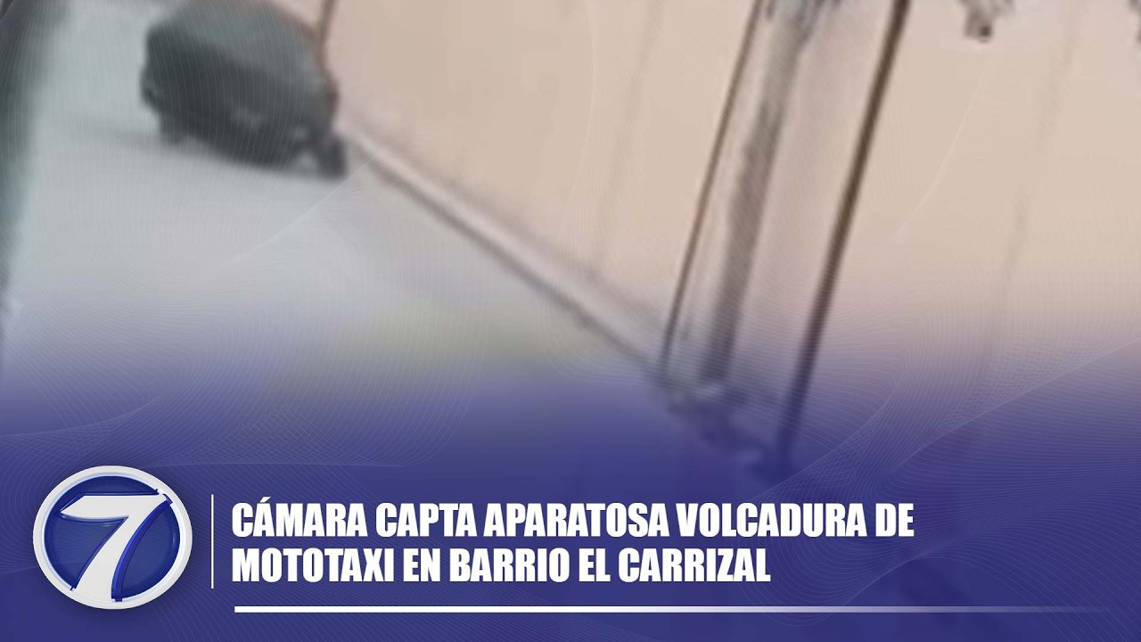Cámara capta aparatosa volcadura de mototaxi en barrio El Carrizal