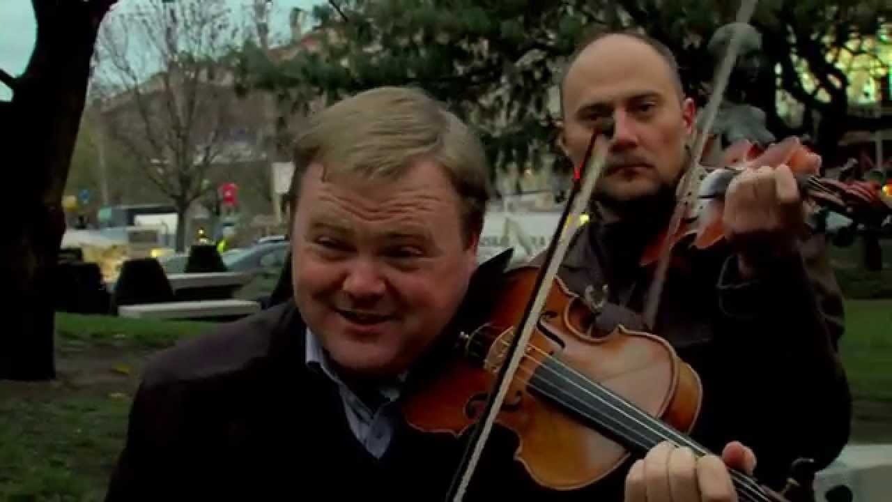 Összefogás mestereinkért flashmob a Deák téren