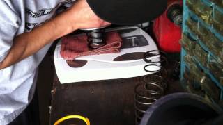 Contra/torque spring resistance